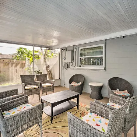 Peaceful Venice Villa With Patio - 2 Miles To Beach!